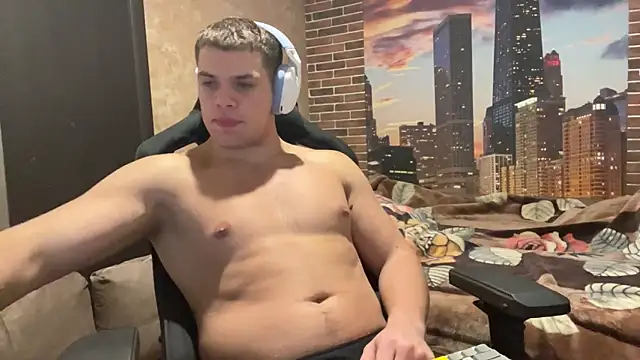 Snapshot of MusclePhantom chatting on October 31, 2025, 9:22 pm MusclePhantom online show from October 31, 2025, 9:22 pm