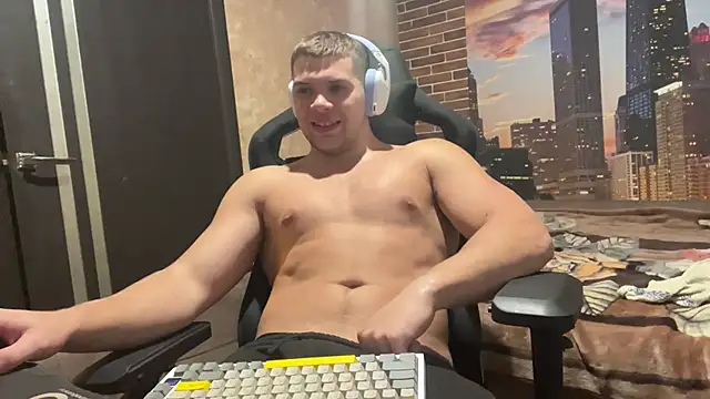 Snapshot of MusclePhantom chatting on October 21, 2025, 7:57 pm MusclePhantom online show from October 21, 2025, 7:57 pm