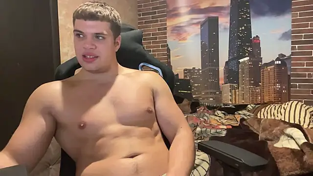 Snapshot of MusclePhantom chatting on October 10, 2025, 7:58 pm MusclePhantom online show from October 10, 2025, 7:58 pm