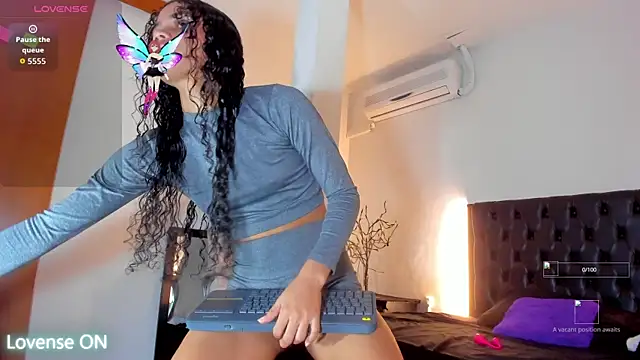 Snapshot of miiarod chatting on November 27, 2025, 6:52 pm miiarod online show from November 27, 2025, 6:52 pm