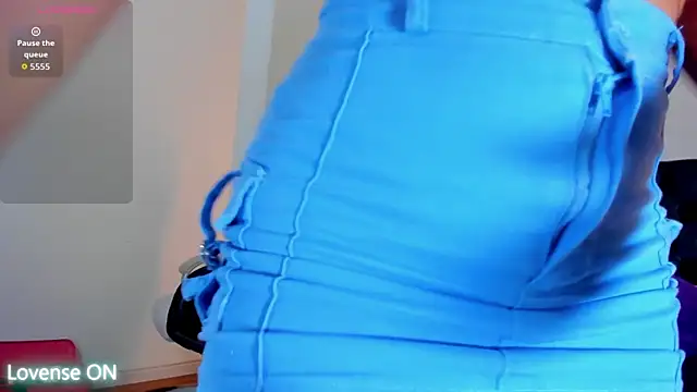 Snapshot of miiarod chatting on November 18, 2025, 7:06 pm miiarod online show from November 18, 2025, 7:06 pm