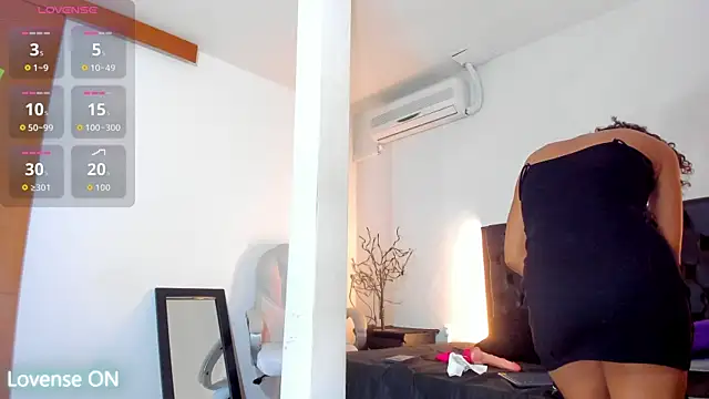 Snapshot of miiarod chatting on November 26, 2025, 6:52 pm miiarod online show from November 26, 2025, 6:52 pm