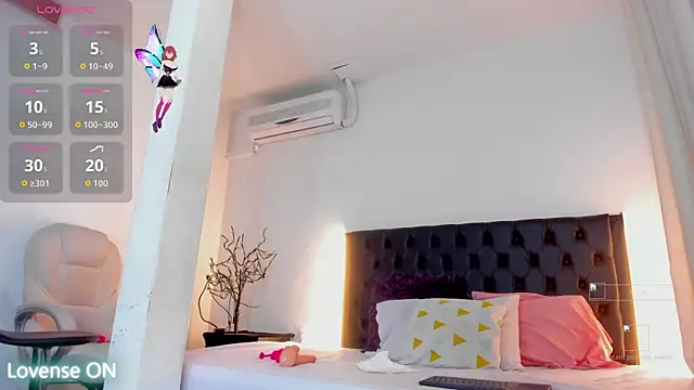 Snapshot of miiarod chatting on November 28, 2025, 8:09 pm miiarod online show from November 28, 2025, 8:09 pm