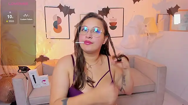 Laureen se online show from November 5, 2025, 4:26 am