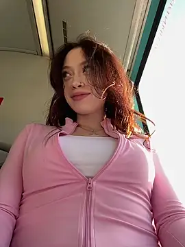 Snapshot of EstaVista chatting on October 11, 2025, 1:23 pm EstaVista online show from October 11, 2025, 1:23 pm