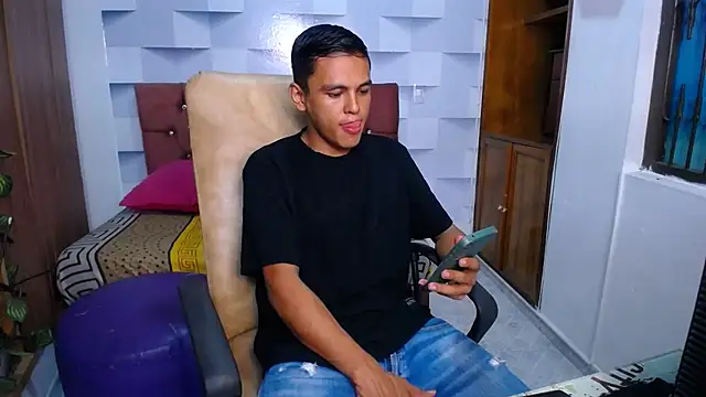 Snapshot of angelss_666 chatting on December 19, 2025, 3:10 am angelss 666 online show from December 19, 2025, 3:10 am