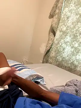 Snapshot of huhgtr chatting on December 1, 2025, 4:19 pm huhgtr online show from December 1, 2025, 4:19 pm