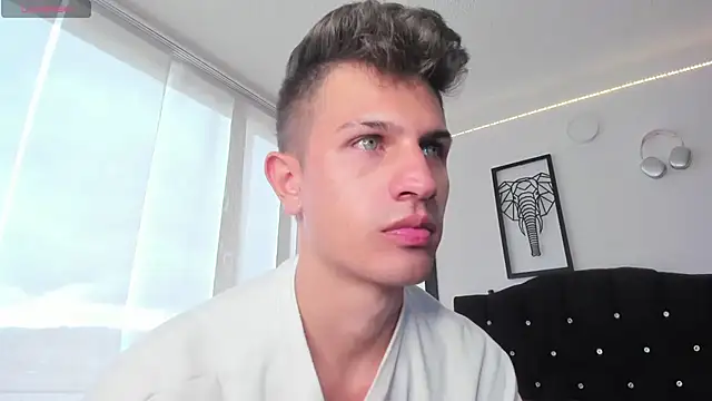 Snapshot of kevin_ahss chatting on November 13, 2025, 8:57 pm kevin ahss online show from November 13, 2025, 8:57 pm