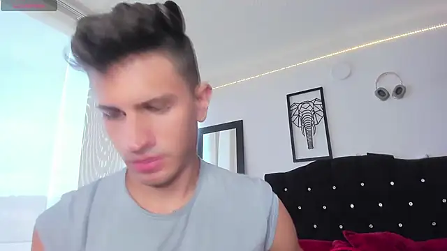 Snapshot of kevin_ahss chatting on October 28, 2025, 9:36 pm kevin ahss online show from October 28, 2025, 9:36 pm