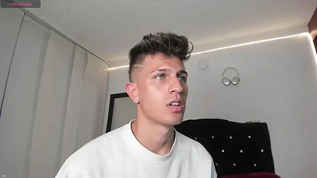 Snapshot of kevin_ahss chatting on October 11, 2025, 10:55 pm kevin ahss online show from October 11, 2025, 10:55 pm