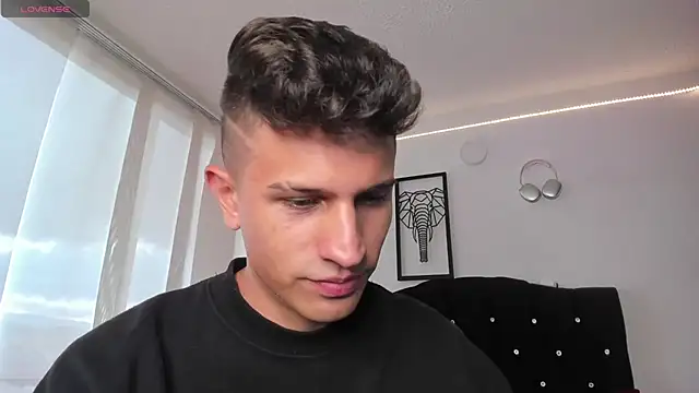 Snapshot of kevin_ahss chatting on October 25, 2025, 9:37 pm kevin ahss online show from October 25, 2025, 9:37 pm