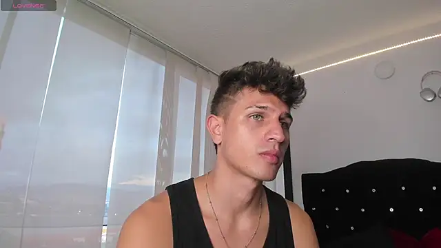 Snapshot of kevin_ahss chatting on October 20, 2025, 10:21 pm kevin ahss online show from October 20, 2025, 10:21 pm