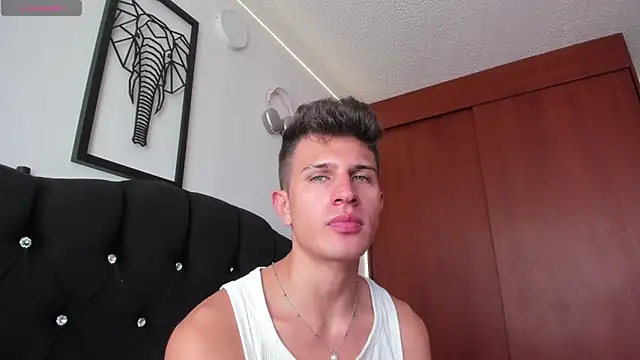 Snapshot of kevin_ahss chatting on November 11, 2025, 9:20 pm kevin ahss online show from November 11, 2025, 9:20 pm