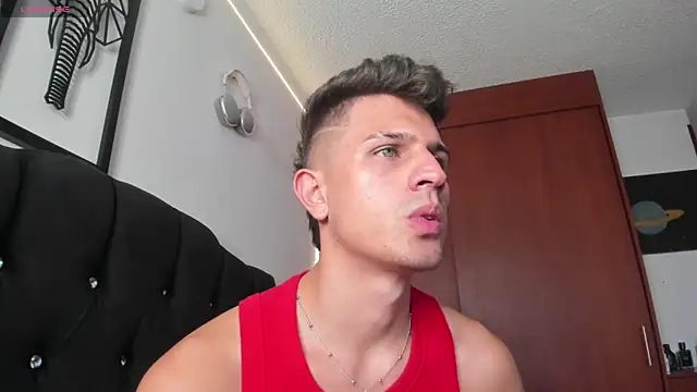 Snapshot of kevin_ahss chatting on November 21, 2025, 9:47 pm kevin ahss online show from November 21, 2025, 9:47 pm