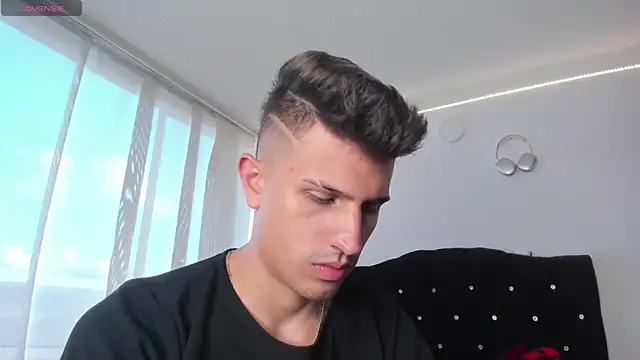 Snapshot of kevin_ahss chatting on October 24, 2025, 10:09 pm kevin ahss online show from October 24, 2025, 10:09 pm