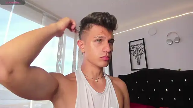 Snapshot of kevin_ahss chatting on November 6, 2025, 10:03 pm kevin ahss online show from November 6, 2025, 10:03 pm