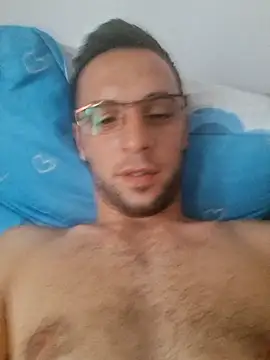 Snapshot of Necunoscutul001 chatting on October 6, 2025, 7:20 am Necunoscutul001 online show from October 6, 2025, 7:20 am