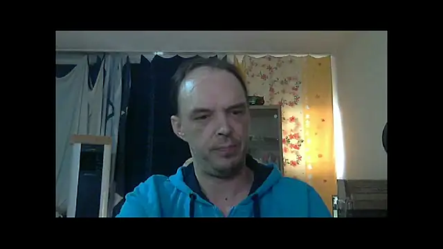 Snapshot of Jenner84 chatting on September 20, 2025, 4:01 pm Jenner84 online show from September 20, 2025, 4:01 pm