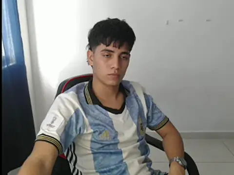 Snapshot of maximo_gomez chatting on September 25, 2025, 8:37 pm maximo gomez online show from September 25, 2025, 8:37 pm