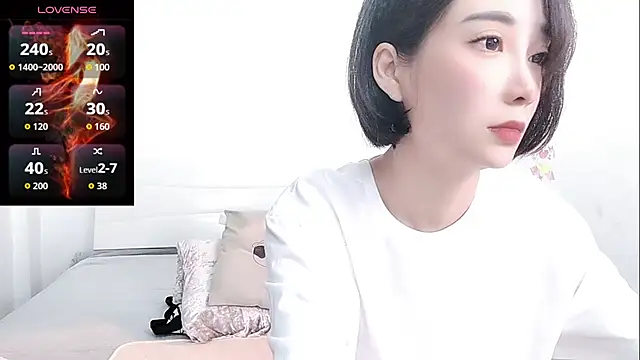 YIWA-2000 online show from May 18, 2026, 4:07 am