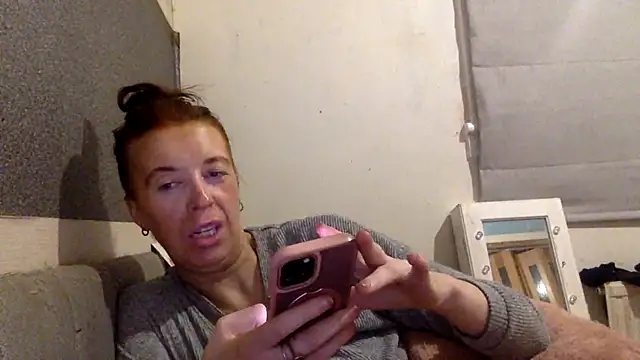 Snapshot of Bellababexox chatting on June 1, 2026, 12:55 am Bellababexox online show from June 1, 2026, 12:55 am