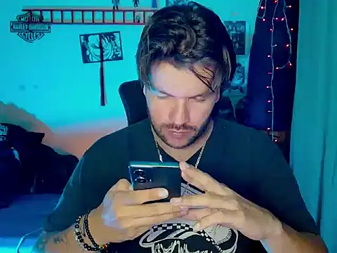 cortelioni massimo  online show from November 5, 2025, 2:25 am