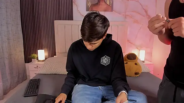 Snapshot of sweet_petter chatting on November 30, 2025, 1:45 pm sweet petter online show from November 30, 2025, 1:45 pm