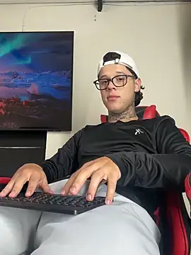 Snapshot of jordan_422 chatting on February 10, 2026, 8:08 pm jordan 422 online show from February 10, 2026, 8:08 pm