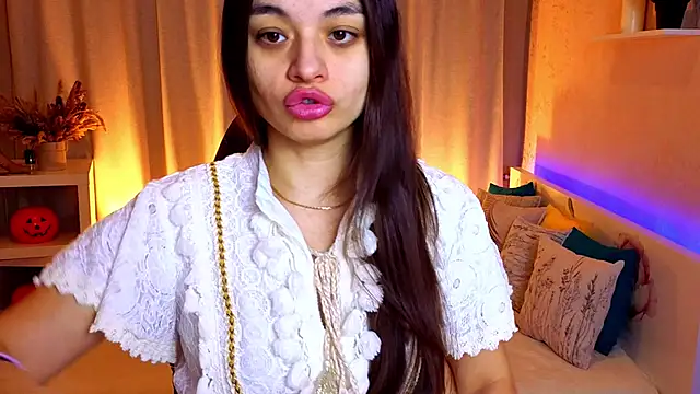 Leila Hefner online show from November 27, 2025, 3:07 am