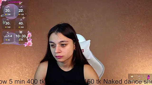 Leila Hefner online show from October 9, 2025, 3:07 am