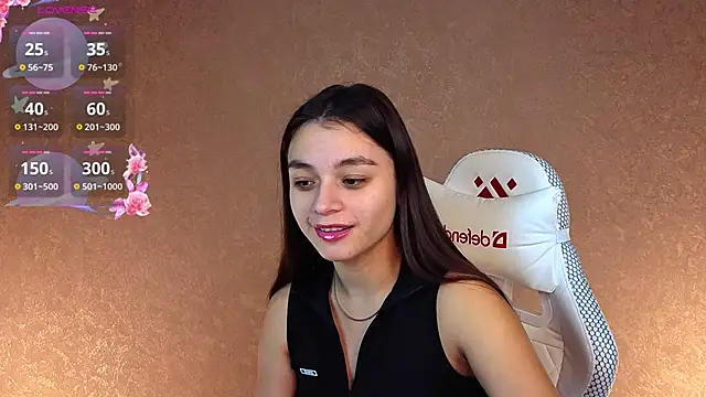 Leila Hefner online show from October 10, 2025, 2:34 am