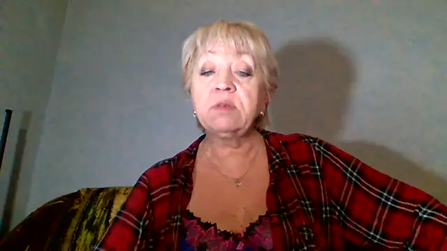 DianaQDream online show from April 1, 2026, 7:31 am