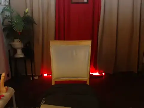 Snapshot of miss_laila_ chatting on November 13, 2025, 9:35 am miss laila online show from November 13, 2025, 9:35 am