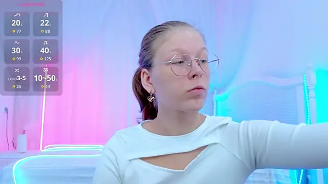 Lilly Belly online show from September 19, 2025, 2:21 pm