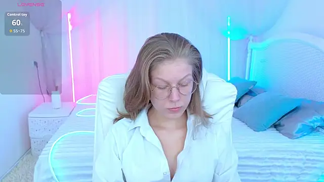 Lilly Belly online show from September 13, 2025, 12:38 pm