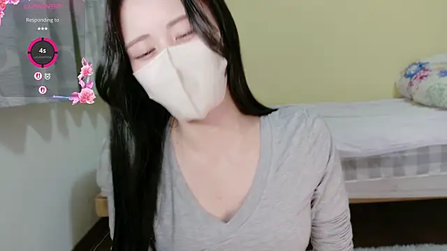 Snapshot of mia_mia_mmm chatting on October 8, 2025, 10:17 am mia mia mmm online show from October 8, 2025, 10:17 am