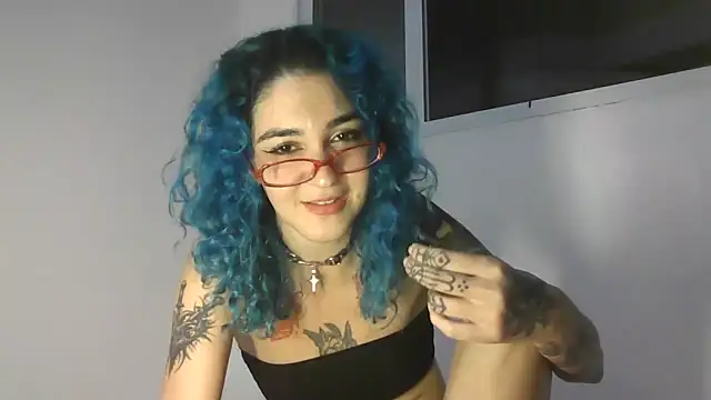 Snapshot of peetitefairy chatting on May 16, 2026, 6:23 am peetitefairy online show from May 16, 2026, 6:23 am