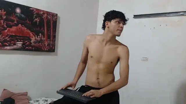 alice julls online show from October 11, 2025, 7:37 pm