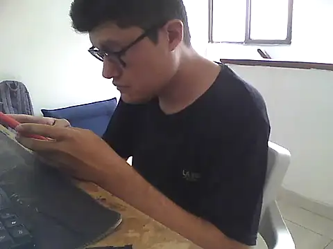 ANDERSON RAY online show from November 5, 2025, 4:10 pm