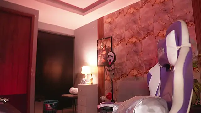 hannachris- online show from October 17, 2025, 11:17 pm