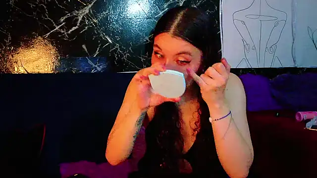 Snapshot of CristalRose chatting on June 7, 2026, 6:35 pm CristalRose online show from June 7, 2026, 6:35 pm
