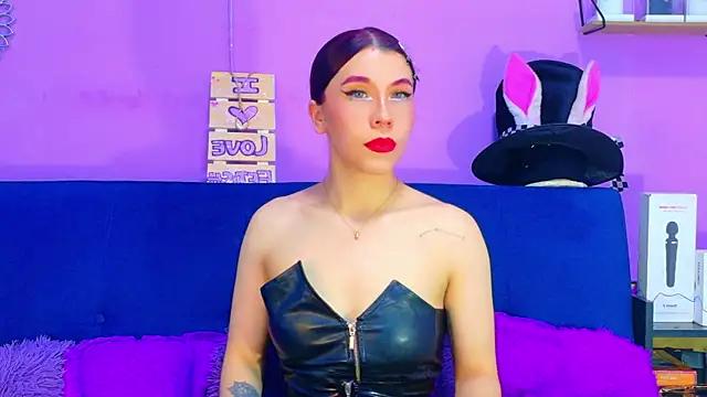 Snapshot of CristalRose chatting on April 21, 2026, 5:08 pm CristalRose online show from April 21, 2026, 5:08 pm