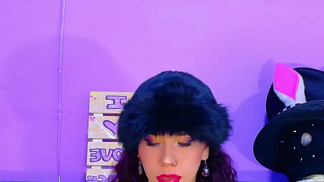 Snapshot of CristalRose chatting on April 30, 2026, 8:57 pm CristalRose online show from April 30, 2026, 8:57 pm