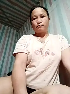 Love-Mama33 online show from November 17, 2025, 11:20 pm