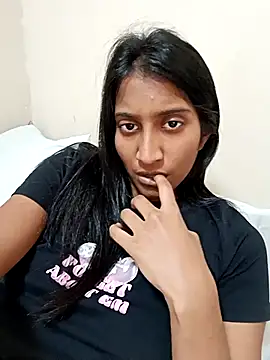 Ghetto Gurl 06 online show from November 11, 2025, 3:07 pm