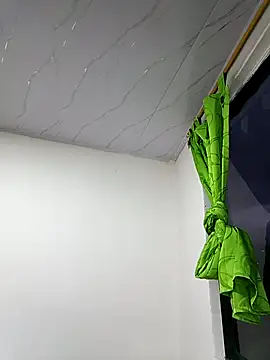 Snapshot of delaylacruz chatting on December 4, 2025, 10:47 am delaylacruz online show from December 4, 2025, 10:47 am