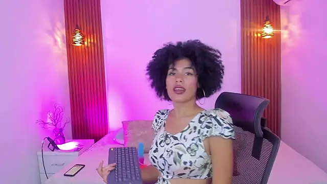 Snapshot of delaylacruz chatting on October 26, 2025, 8:20 pm delaylacruz online show from October 26, 2025, 8:20 pm