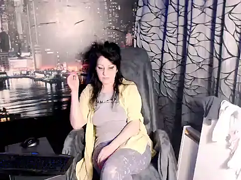 AMOURSWEET2025 online show from February 3, 2026, 6:13 pm