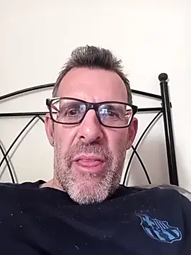 gigolobcn online show from April 17, 2026, 4:32 pm