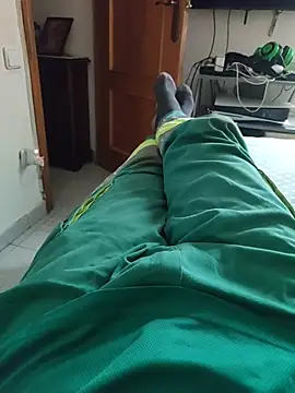 gigolobcn online show from October 15, 2025, 3:31 pm